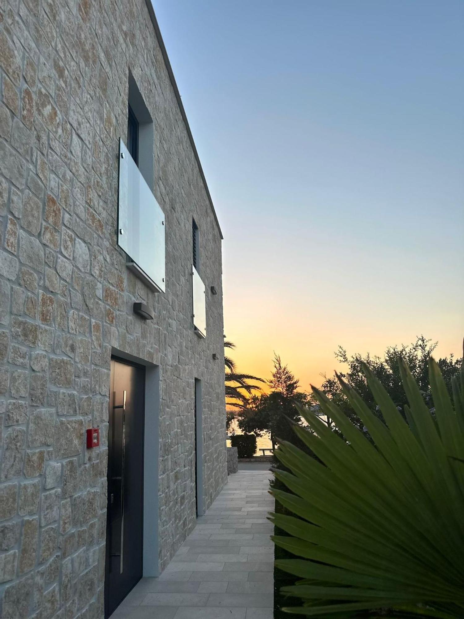 Apartments Dernaj 维尔 外观 照片